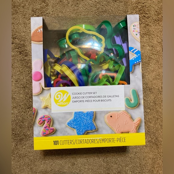 NIB Wilton Cookie Cutter Set - Picture 1 of 1
